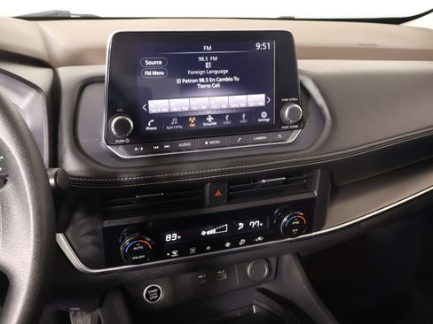 Used 2023 Nissan Rogue SV image 5