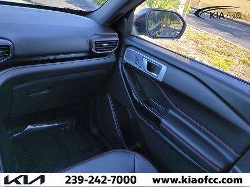 Used 2024 Ford Explorer ST-Line w/ Class IV Trailer Tow Package image 17