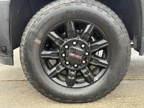 Used 2025 GMC Sierra 2500 AT4 AWD/4WD image 12