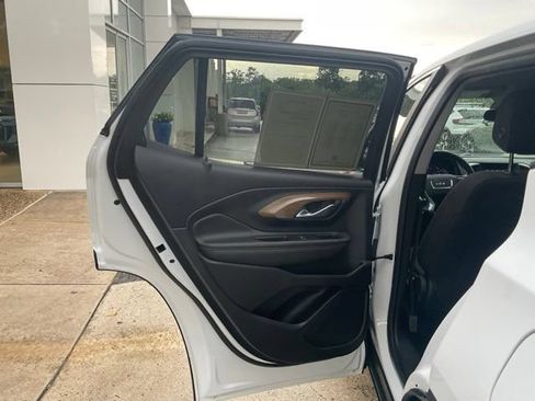 Used 2021 GMC Terrain SLE FWD image 21