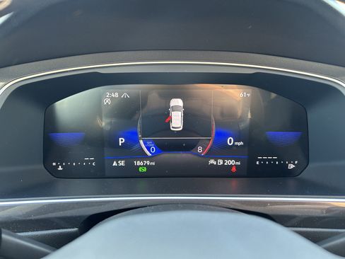 Certified 2024 Volkswagen Tiguan SE image 11