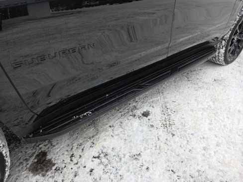 Used 2025 Chevrolet Suburban RST image 27