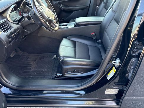 Used 2017 Chevrolet Impala LT w/ Convenience Package image 10