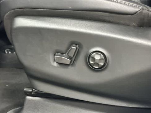 Used 2025 Chrysler Pacifica Select FWD image 26