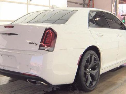 Used 2022 Chrysler 300 S image 4