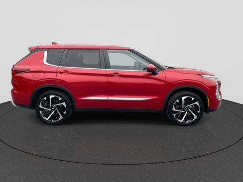 Used 2022 Mitsubishi Outlander SE image 9