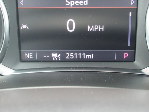 Used 2024 Chevrolet Equinox Premier FWD image 29