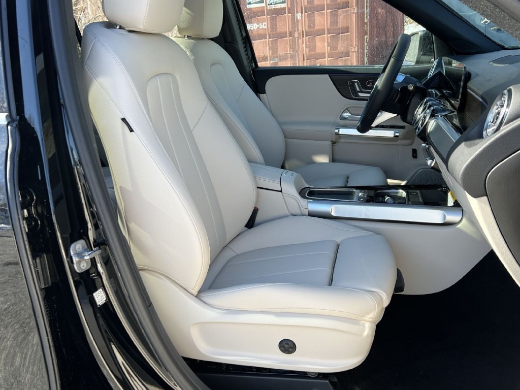Used 2026 Mercedes-Benz GLB 250 4MATIC image 26