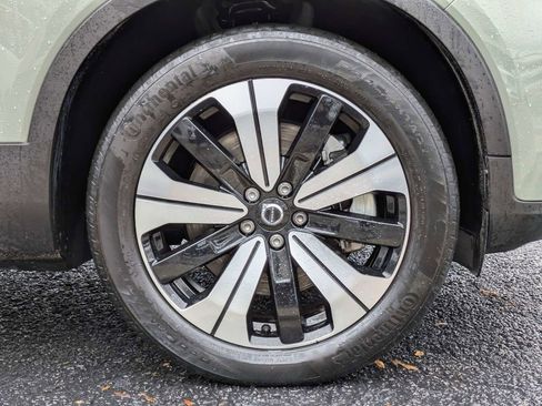 Used 2023 Volvo XC40 Recharge Core image 11