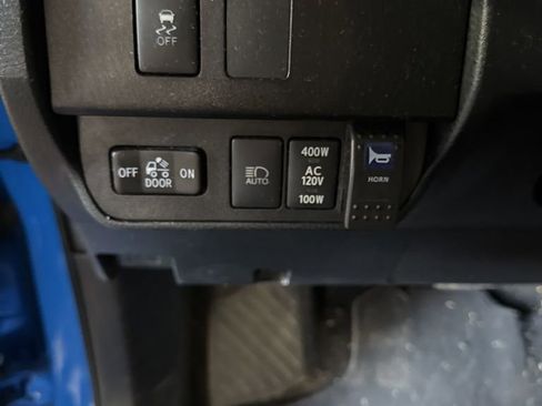 Used 2020 Toyota Tacoma TRD Sport image 33