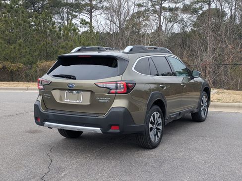Used 2023 Subaru Outback Touring image 5