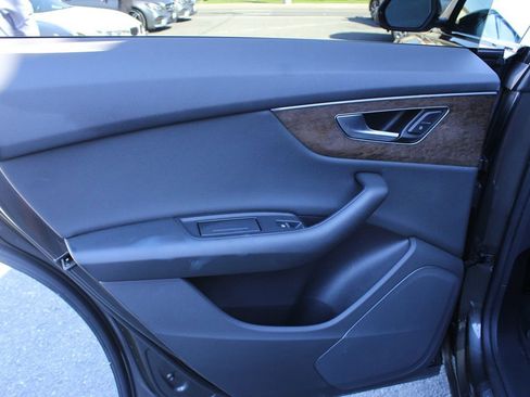 Used 2020 Audi Q8 Premium w/ Black Optic Package image 14