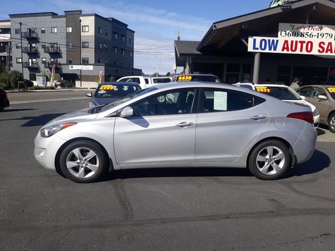 Used 2012 Hyundai Elantra GLS w/ Preferred Pkg 3 image 3