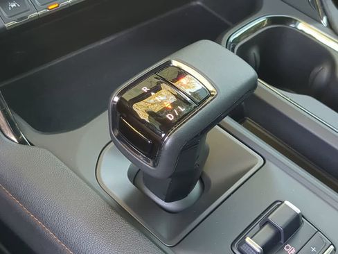 Used 2024 GMC Sierra 1500 AT4 w/ Technology Package image 33