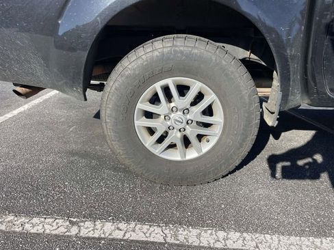 Used 2016 Nissan Frontier SV image 14