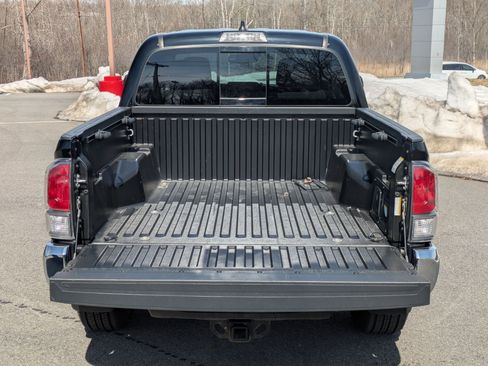 Used 2023 Toyota Tacoma TRD Off-Road image 18