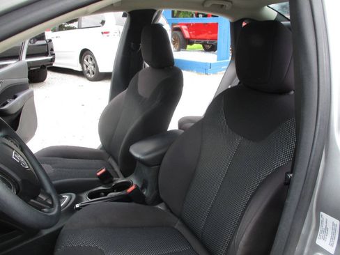 Used 2015 Dodge Dart SE w/ Convenience Group FWD image 15