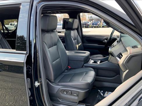 Used 2021 Chevrolet Suburban RST w/ Luxury Package image 6