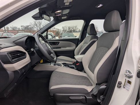Used 2025 Subaru Forester AWD/4WD image 12