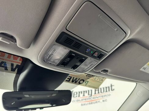 Used 2023 Honda Odyssey Touring image 25