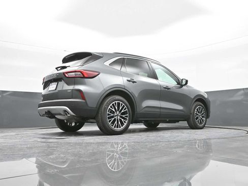 Used 2025 Ford Escape SE w/ PHEV Premium Package image 44