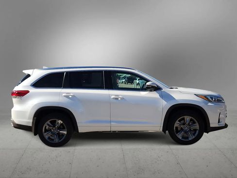 Used 2018 Toyota Highlander Limited Platinum image 9