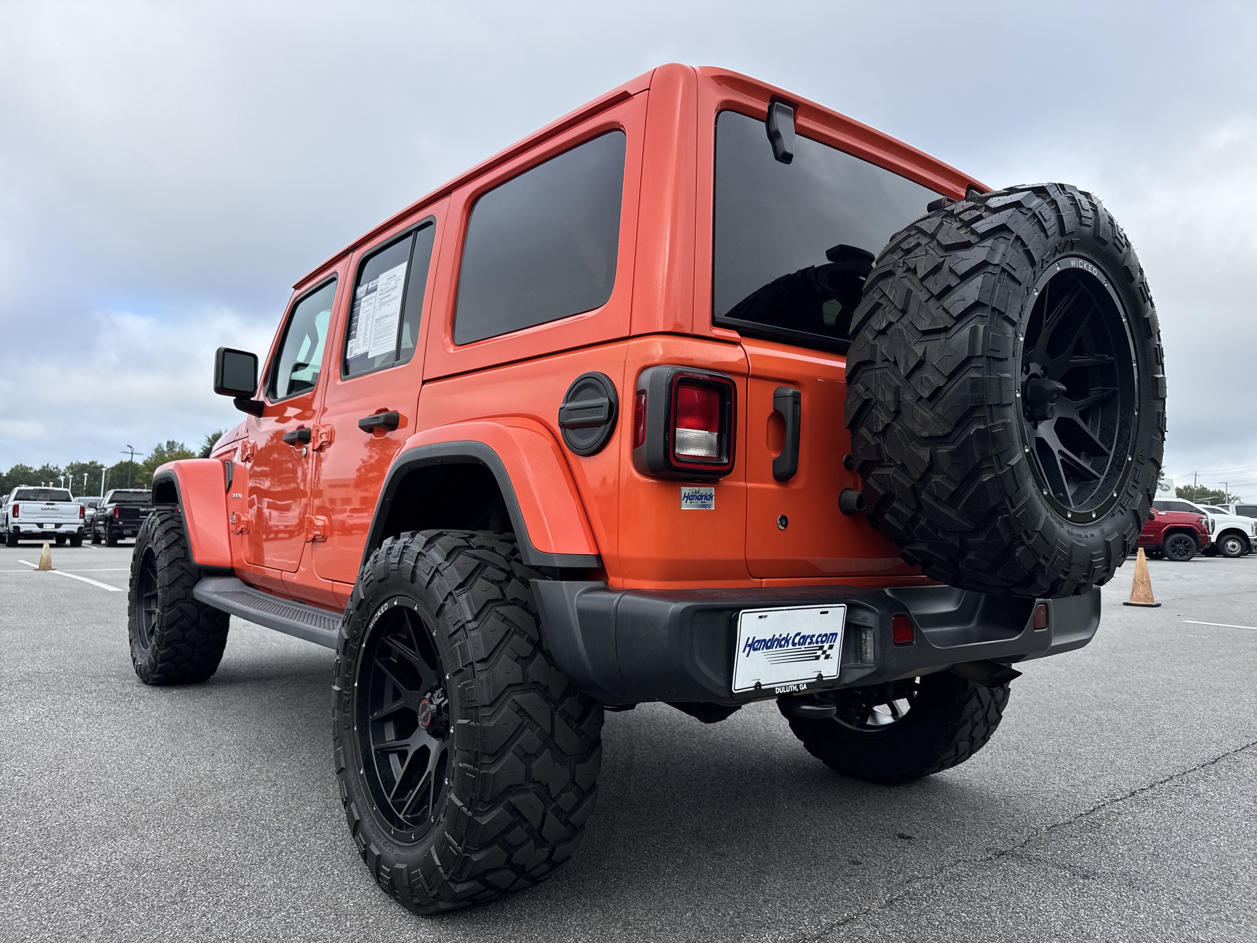 Used 2020 Jeep Wrangler Unlimited Sahara w/ Uconnect 4C Nav & Sound Group AWD/4WD image 8