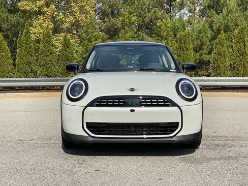 Used 2026 MINI Cooper 2-Door Hardtop FWD image 11