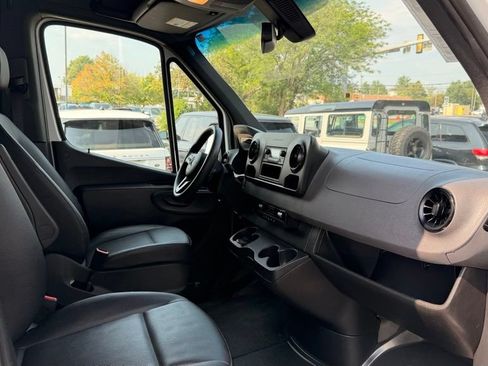 Used 2023 Mercedes-Benz Sprinter 2500 image 7