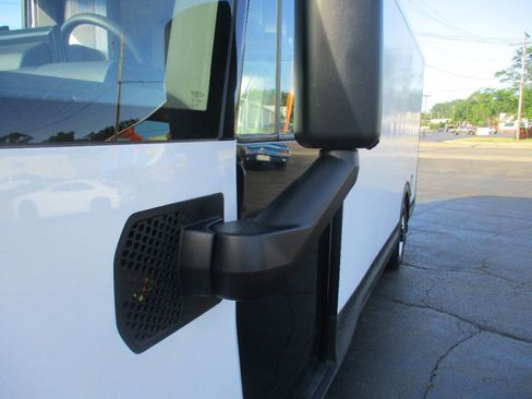 Used 2024 Chevrolet Brightdrop 600 w/ Battery Pack, Max Range AWD/4WD image 10