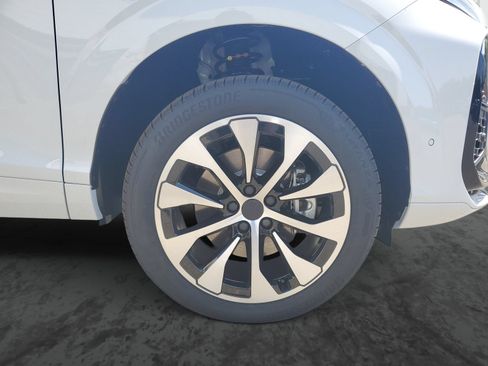 New 2026 Audi Q3 quattro 2.0T AWD/4WD image 6