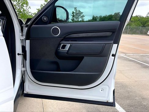 Used 2019 Land Rover Discovery HSE image 21