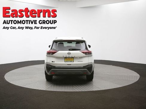 Used 2022 Nissan Rogue SV image 33