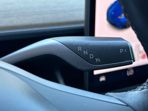 Used 2020 Tesla Model Y Long Range image 21