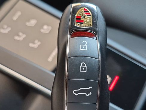 Certified 2023 Porsche Macan GTS AWD/4WD image 34
