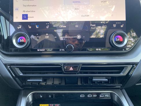 Used 2025 Lexus TX 350 AWD w/ Technology Package image 29