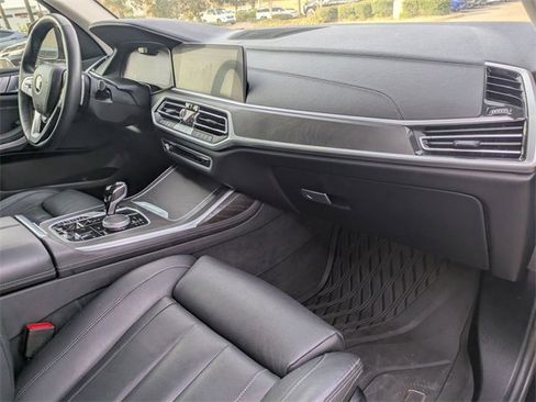 Used 2022 BMW X7 xDrive40i w/ Premium Package image 28