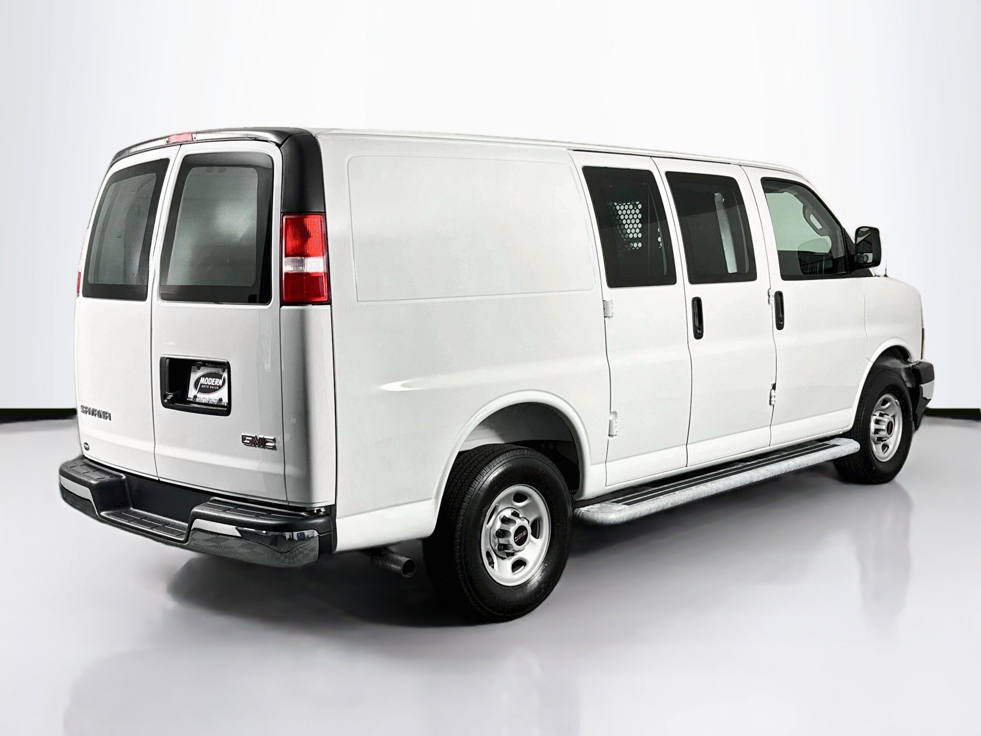 Used 2025 GMC Savana 2500 w/ Driver Convenience Package RWD image 15