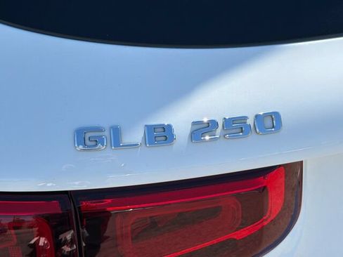 Used 2022 Mercedes-Benz GLB 250 image 33