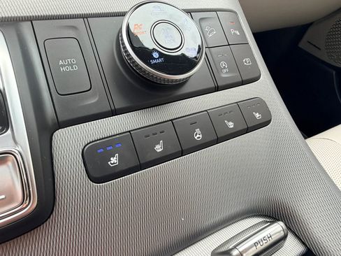 Used 2023 Hyundai Palisade Limited w/ Winter Package image 19