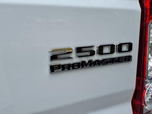 Used 2025 RAM ProMaster 2500 w/ Convenience Group FWD image 17