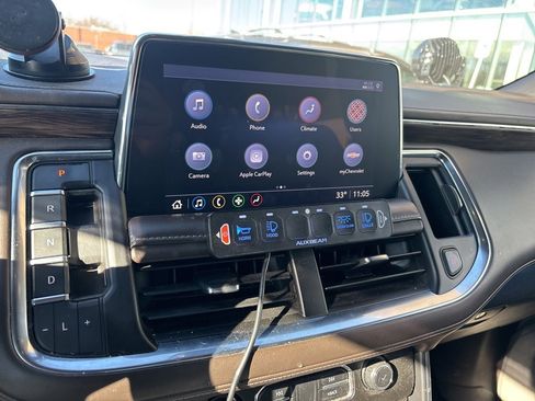 Used 2021 Chevrolet Suburban Z71 w/ Z71 Off-Road Package image 17