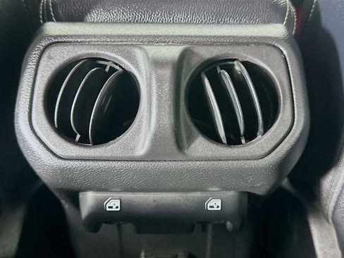 Used 2023 Jeep Gladiator Sport image 25