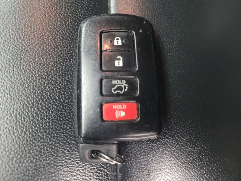 Used 2019 Toyota Highlander XLE w/ Protection Package #3 AWD/4WD image 32