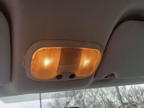 Used 2010 Chrysler Sebring Touring image 15