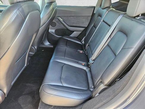 Used 2023 Tesla Model Y Performance image 19