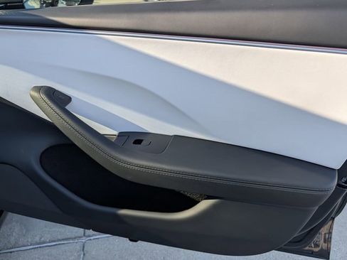 Used 2025 Tesla Model 3 Long Range image 29