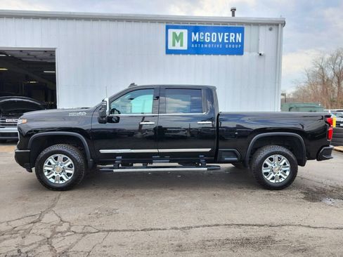 Used 2024 Chevrolet Silverado 3500 High Country AWD/4WD image 2