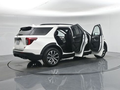 Used 2020 Ford Explorer ST w/ Premium Technology Package image 6