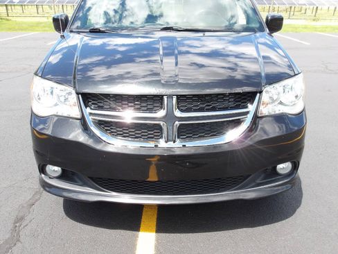 Used 2019 Dodge Grand Caravan SXT FWD image 28